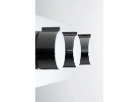 Vado Tablet Altitude 3 Outlet 3 Handle Concealed Thermostatic Valve Horizontal Chrome detail view - Image 3