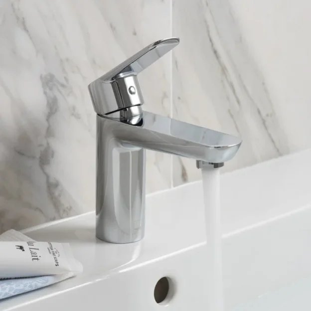 Vado Photon Mono Basin Mixer Smooth Bodied Single Lever Deck Mounted With Universal Waste And Honeycomb Flow Regulator Chrome detail view - Image 4