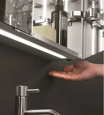 Crosswater Image Illuminated Cabinet 2 Door 700x700 detail view - Image 7