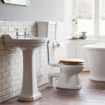 Burlington Complete 510 Ll Cistern With Lever And Flush Pipe detail view - Image 3