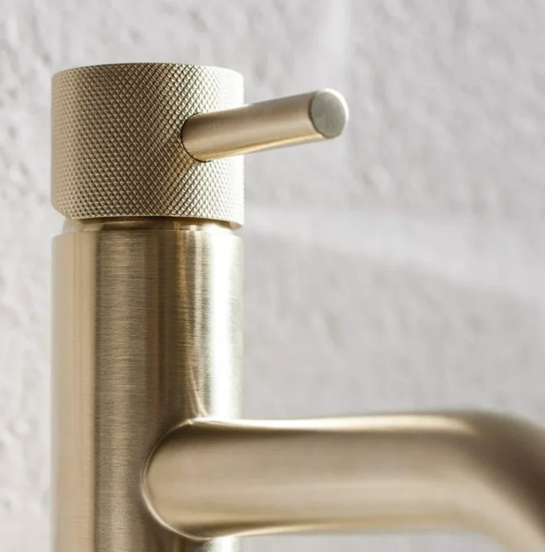 Crosswater Mpro Basin Monobloc Knurled No Waste Deck Mounted Brushed detail view - Image 5