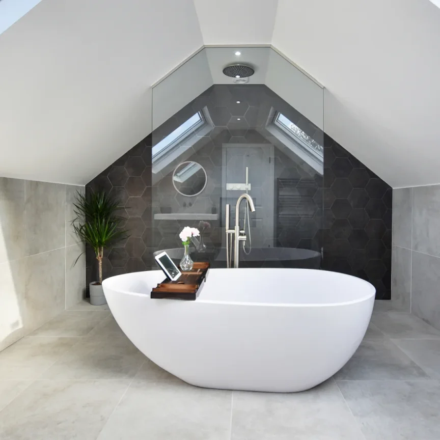 StoneKAST Ovale Single Ended Freestanding Bath 1700 x 870mm Matt White detail view - Image 4