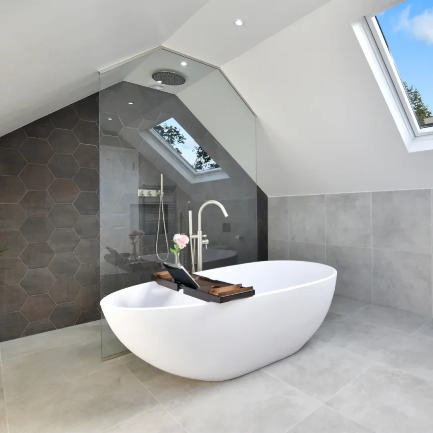 StoneKAST Ovale Single Ended Freestanding Bath 1700 x 870mm Matt White detail view - Image 6