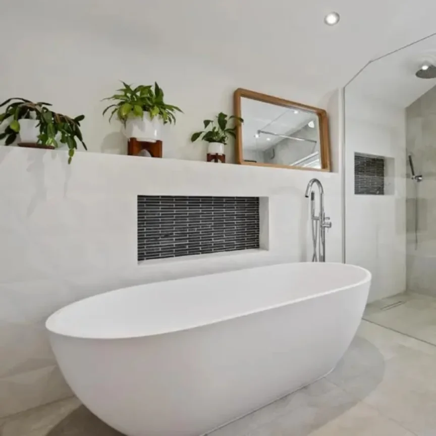 StoneKAST Pebble Freestanding Bath 1800 x 900mm Matt White (Waste Included) detail view - Image 4