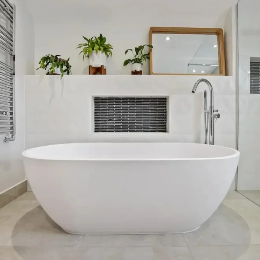 StoneKAST Pebble Freestanding Bath 1800 x 900mm Matt White (Waste Included) detail view - Image 5