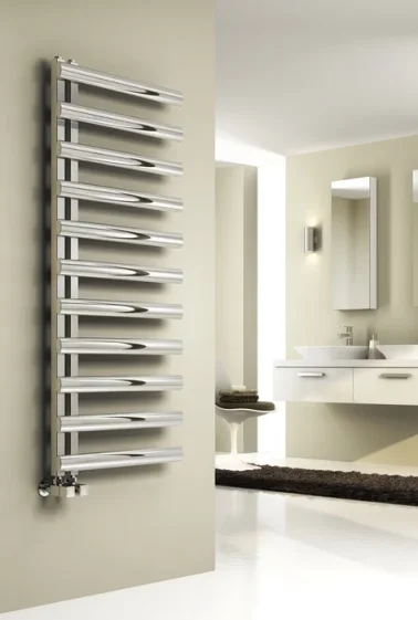 Reina Cavo 880 X 500 Polished Stainless Steel Towel Rail detail view - Image 2