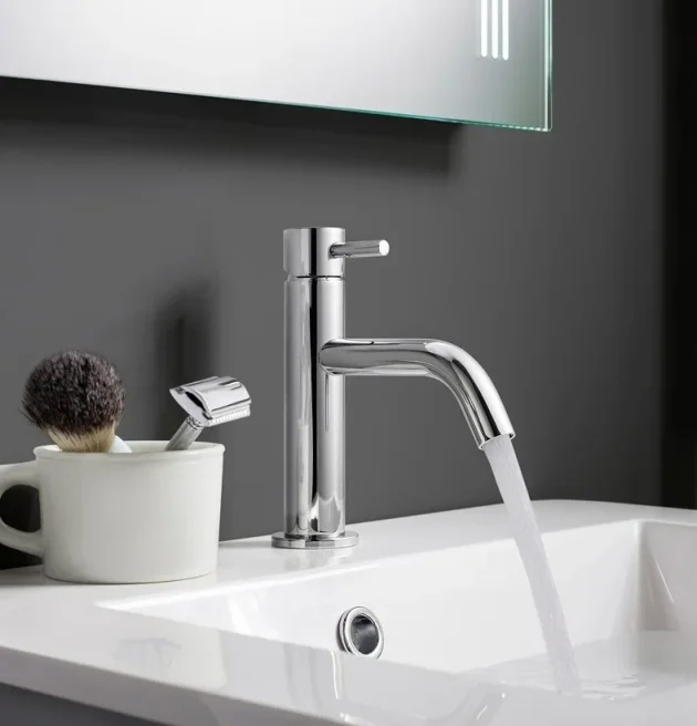 Crosswater Mpro Basin Monobloc No Waste Deck Mounted Chrome detail view - Image 2