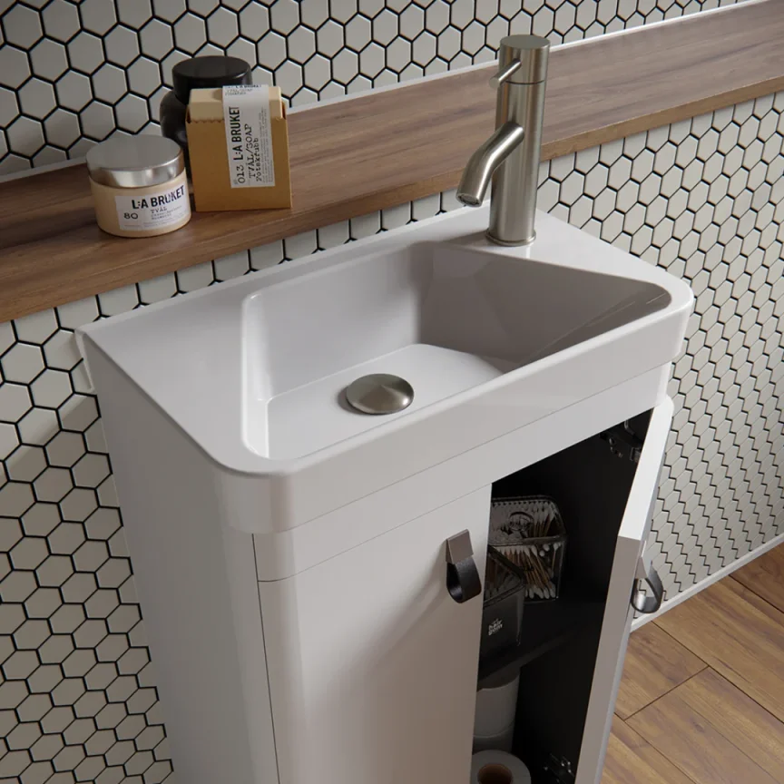 Saneux Hyde 50x28cm Cloakroom Washbasin Right Tap Hole detail view - Image 3