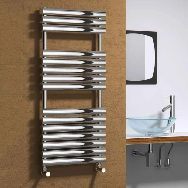 Reina Portland Angled Polished Radiator Valves detail view - Image 2