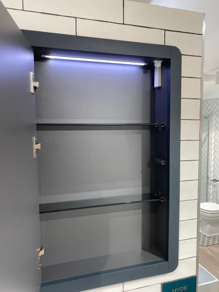 Saneux Hyde 55cm Recessed Mirror Cabinet Matte Sage (Left or Right Hand Available) - Image 5