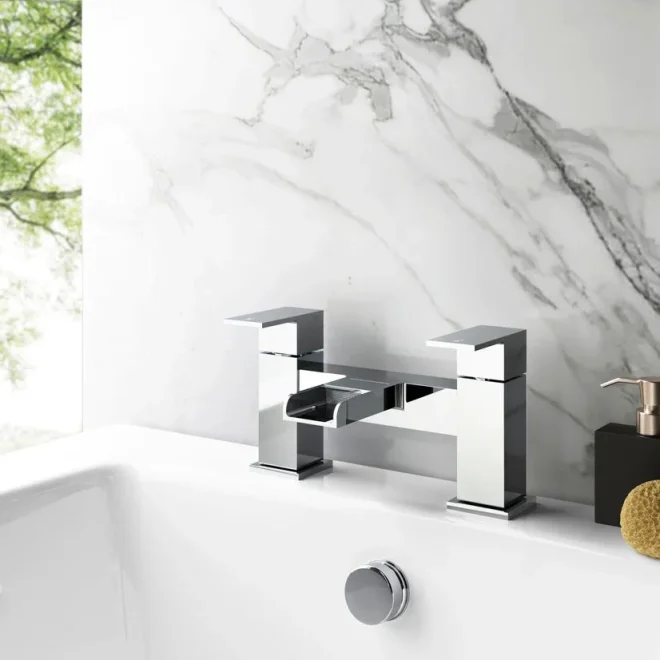 Cubico Z03 Cascata Waterfall Bath Filler (z03) product image - Image 1
