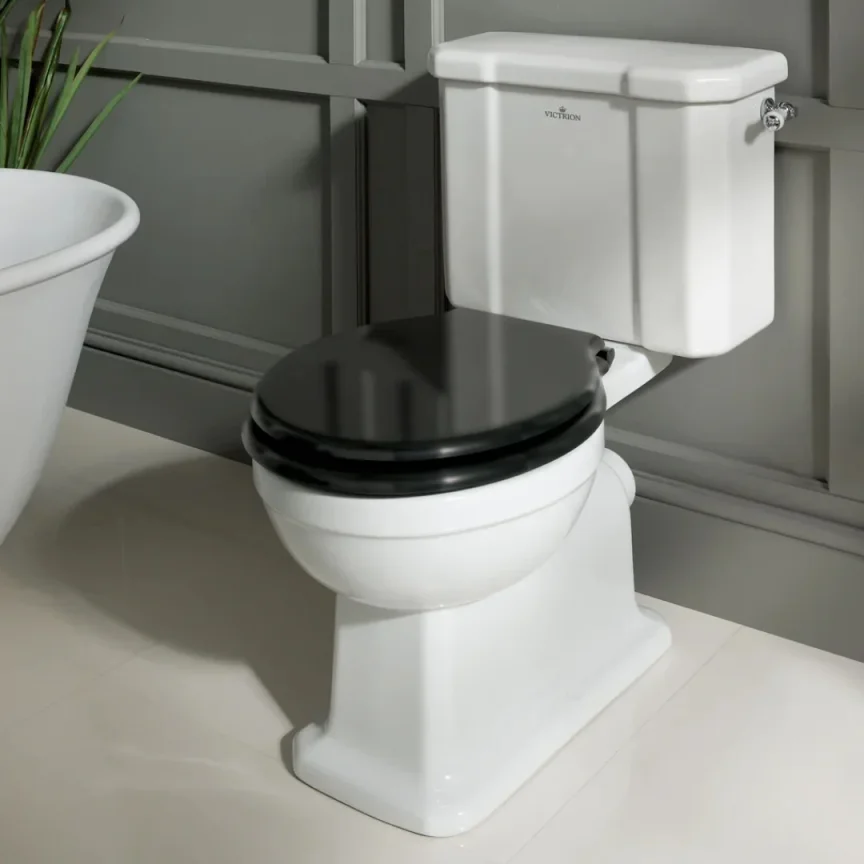 Bc Designs Victrion Cc Cistern White detail view - Image 3