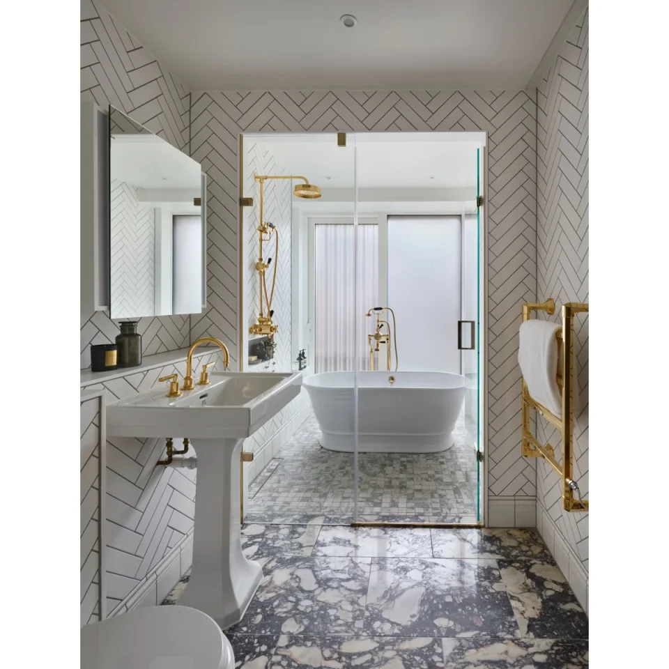 Bc Designs Bampton Bath 1555 X 740 (no Waste) Polished White detail view - Image 5