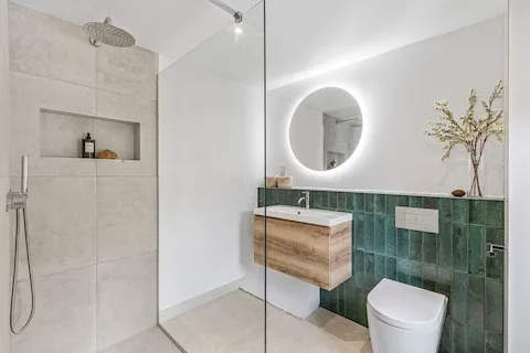 360° View - Forest and Stone Escape Ensuite