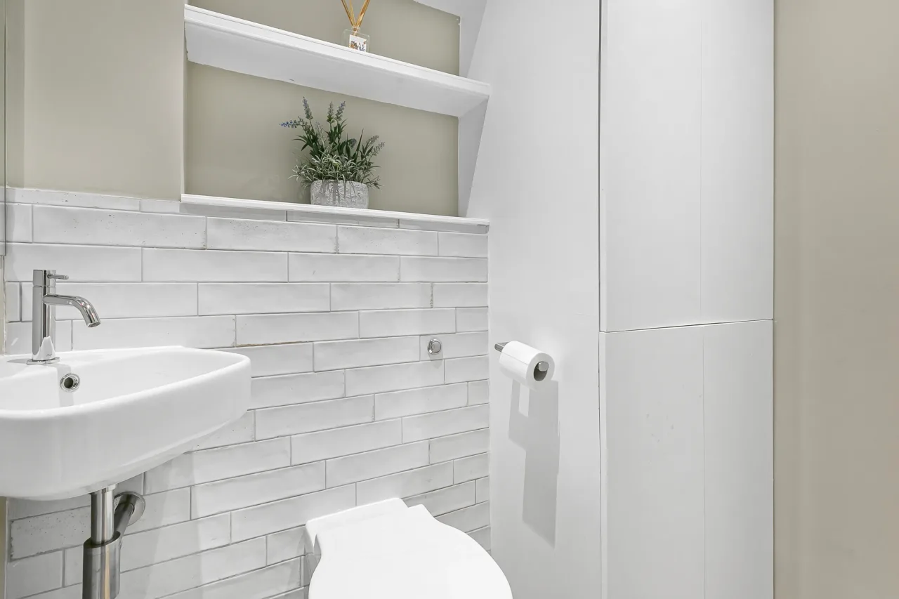 360° View - Serene Cloakroom in Wandsworth