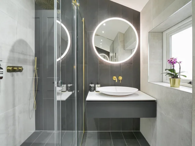 Beautiful Bathroom Suites in Brixton